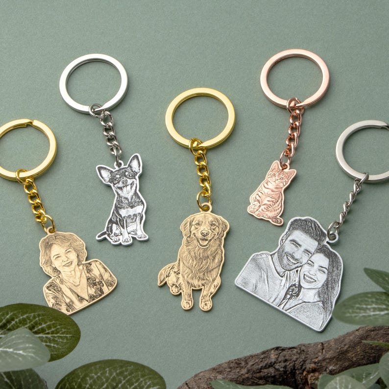 Custom Engraved Pet Photo Keychain | Personalized Dog Portrait Keyring