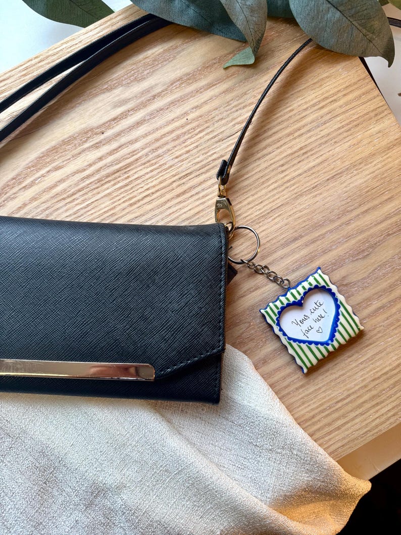Custom Scalloped Heart Photo Frame Keychain