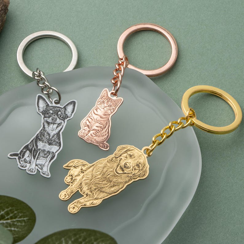Custom Engraved Pet Photo Keychain | Personalized Dog Portrait Keyring