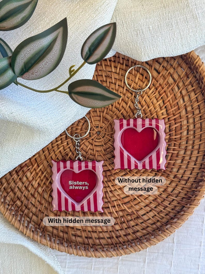 Custom Scalloped Heart Photo Frame Keychain
