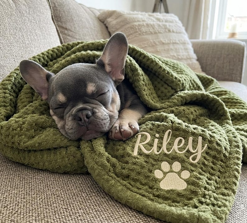 Personalized Embroidered Waffle Pet Blanket